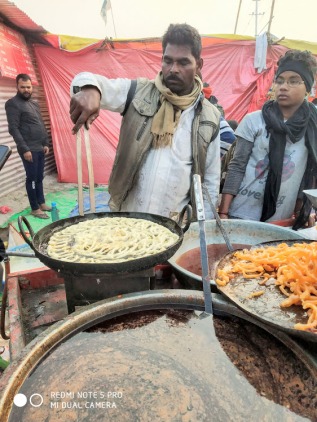 Nothing like hot jalebis in a winter morning after a dip in the river